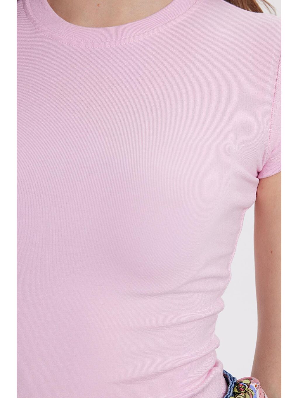 Kadın Regular Fit Klasik Kesim Bisiklet Yaka Viskon Kumaş Ultra Soft Pembe Tişört-2