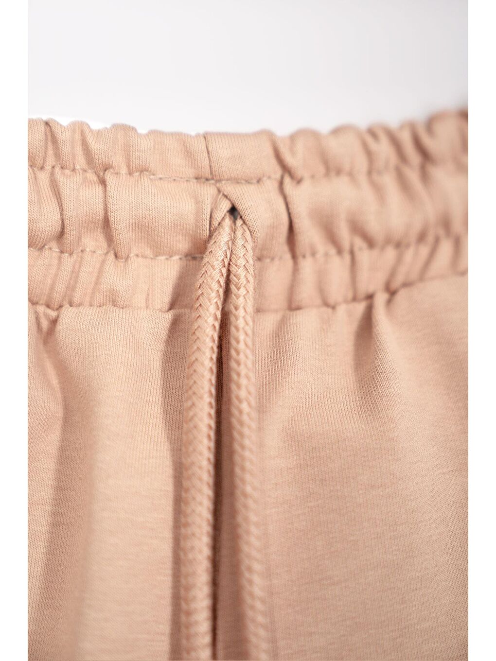 Bej Yazı Baskılı Bağcık Detaylı Vizon Renk Erkek Çocuk Kapri-2