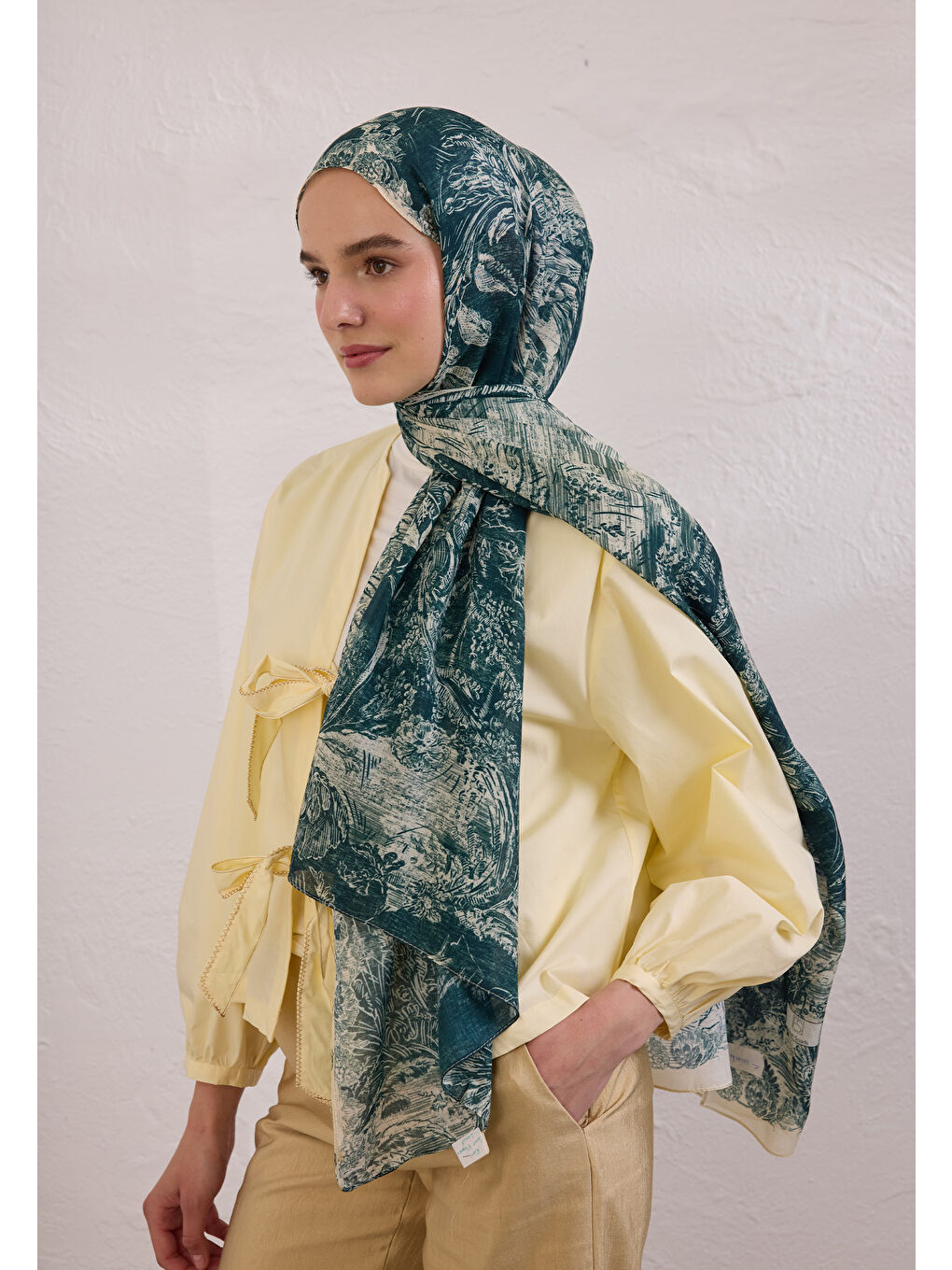 Bej Secret Elegance Desen Rami Şal Zümrüt-1