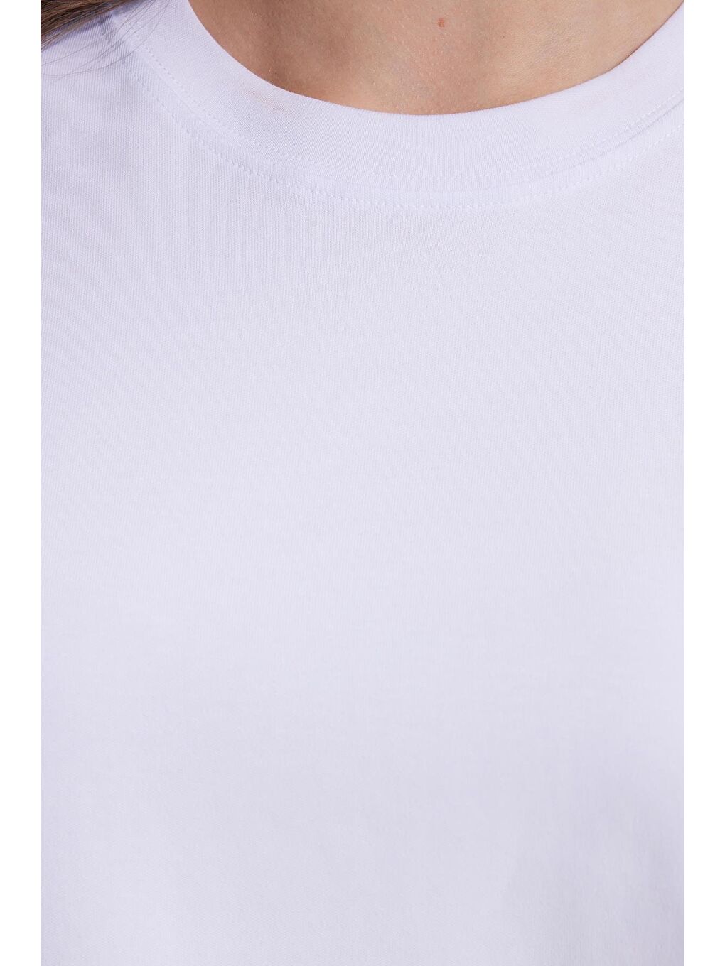 Kadın Oversize Geniş Kesim %100 Pamuk Yumuşak Dokulu Basic Bisiklet Yaka Beyaz Tişört-4