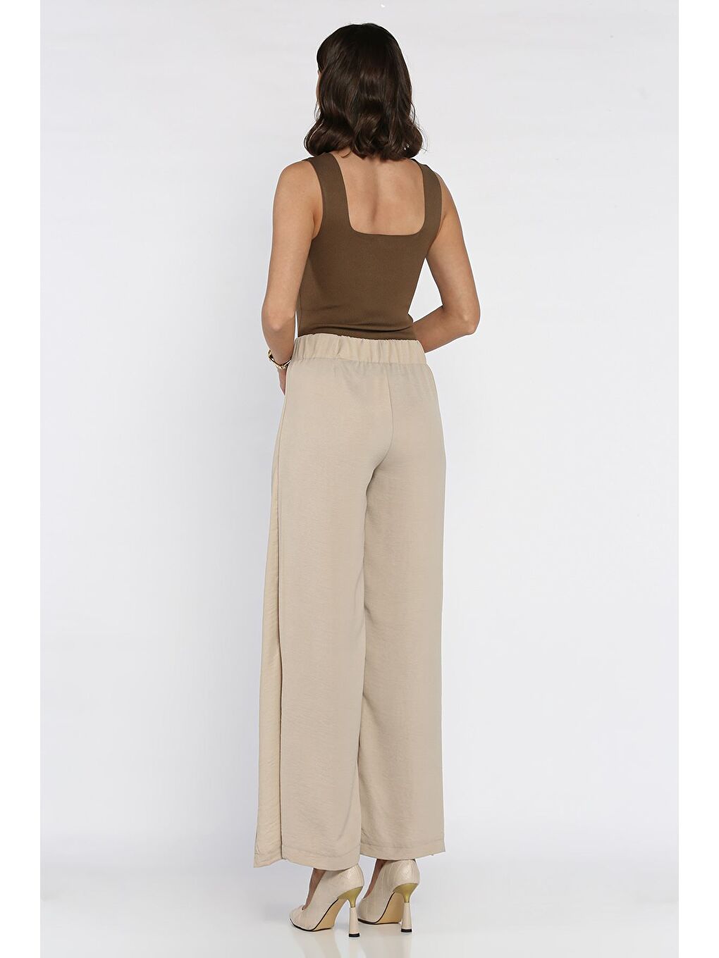 Bej Yırtmaç Detaylı Kapaklı Bol Paça Kadın Pantolon-2