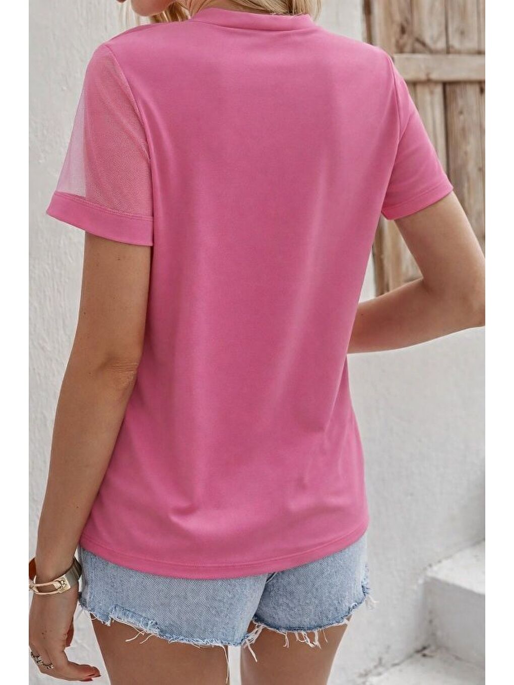 Pembe Kadın Kısa Kollu Tül Detaylı Taşlı Janjan Krep Bluz-2