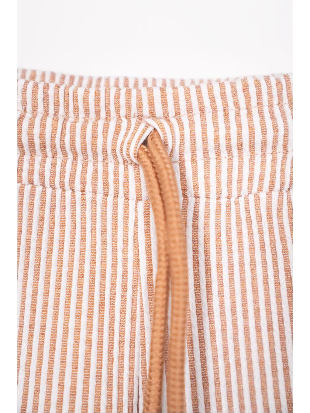 Bej Beli Lastikli Cep Detaylı Çizgili Vizon Renk Erkek Çocuk Şort-1