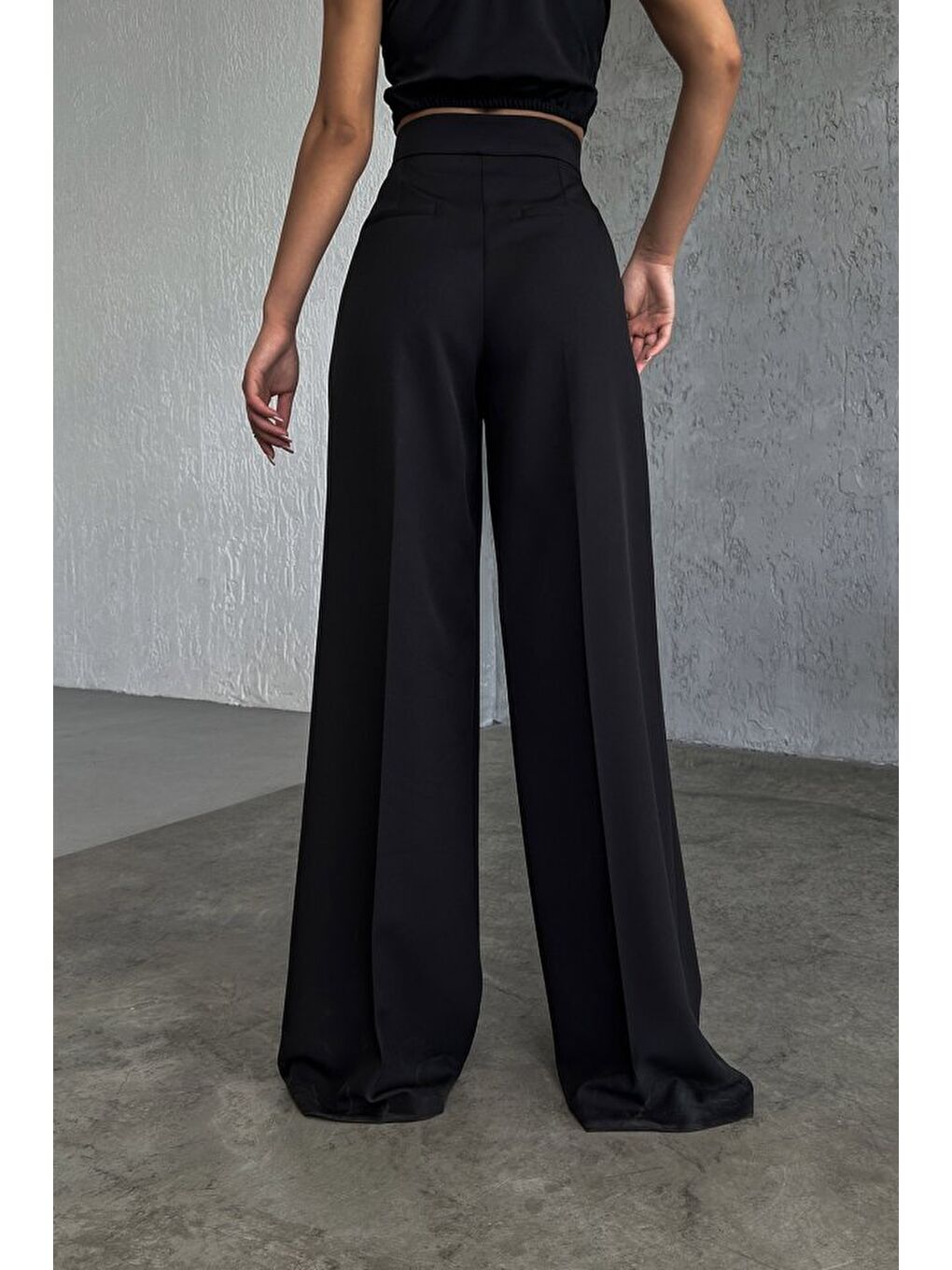Siyah Üç Düğme Detayli Palazzo Pantolon-1