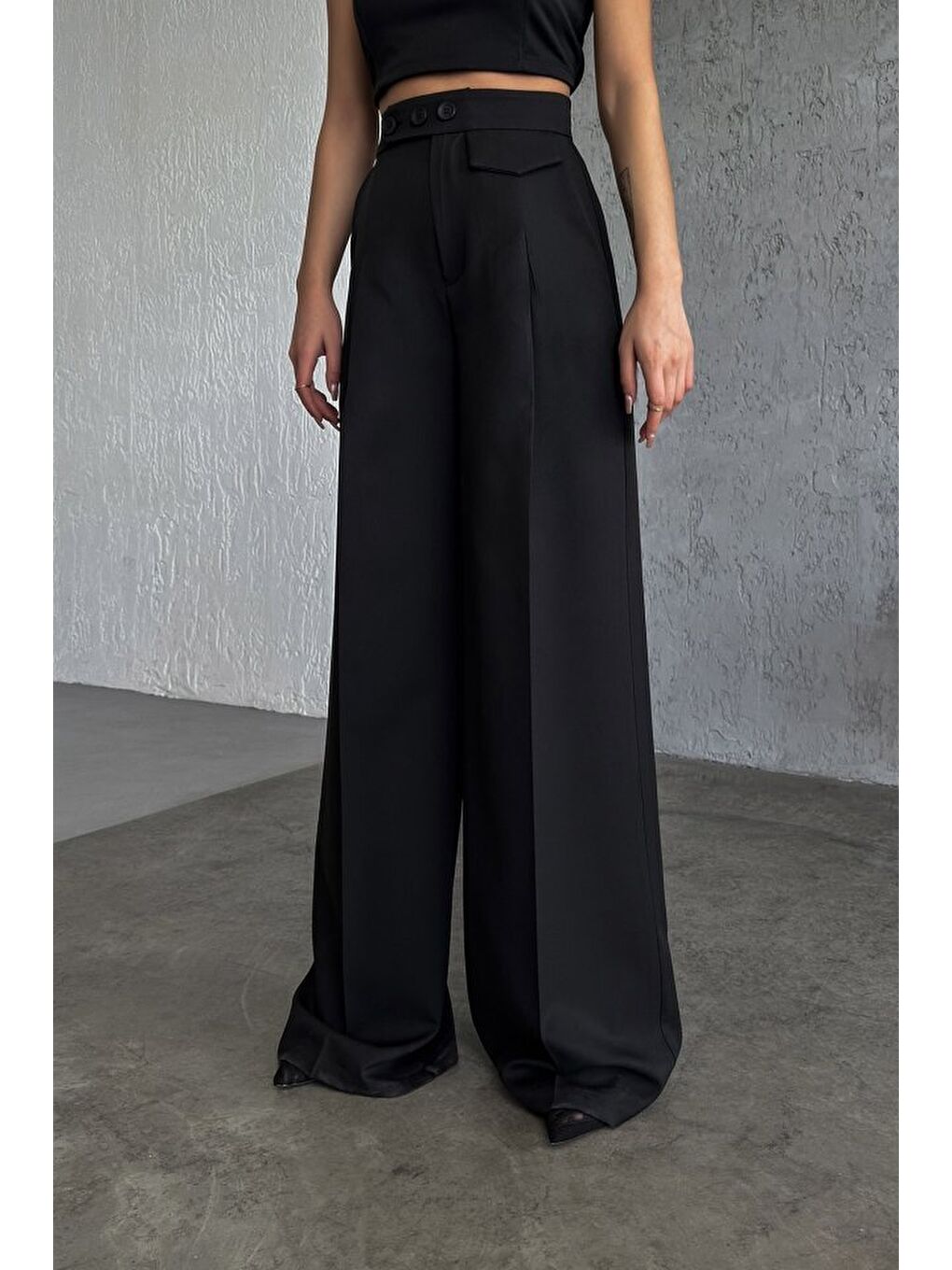 Siyah Üç Düğme Detayli Palazzo Pantolon-2