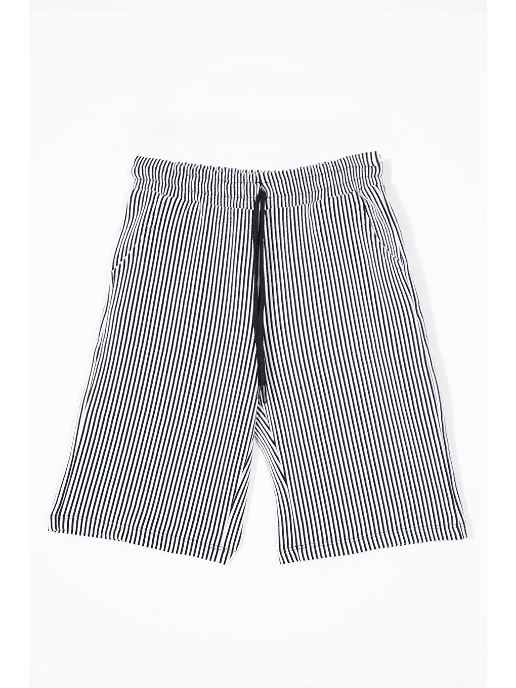 Beli Lastikli Cep Detaylı Çizgili Siyah Renk Erkek Çocuk Şort