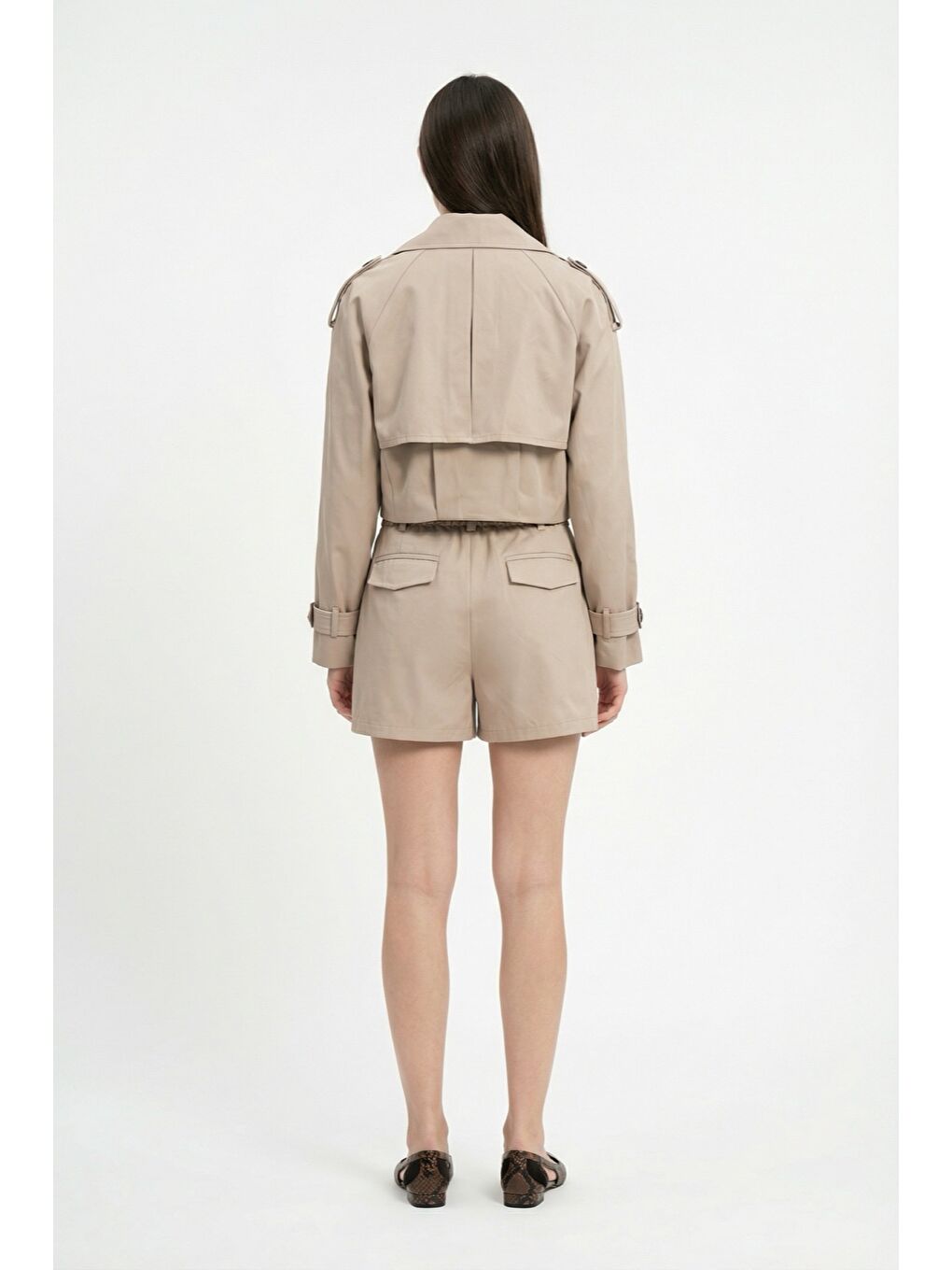 Kemerli Ön Yırtmaçlı Mini Şort Etek Bej-4