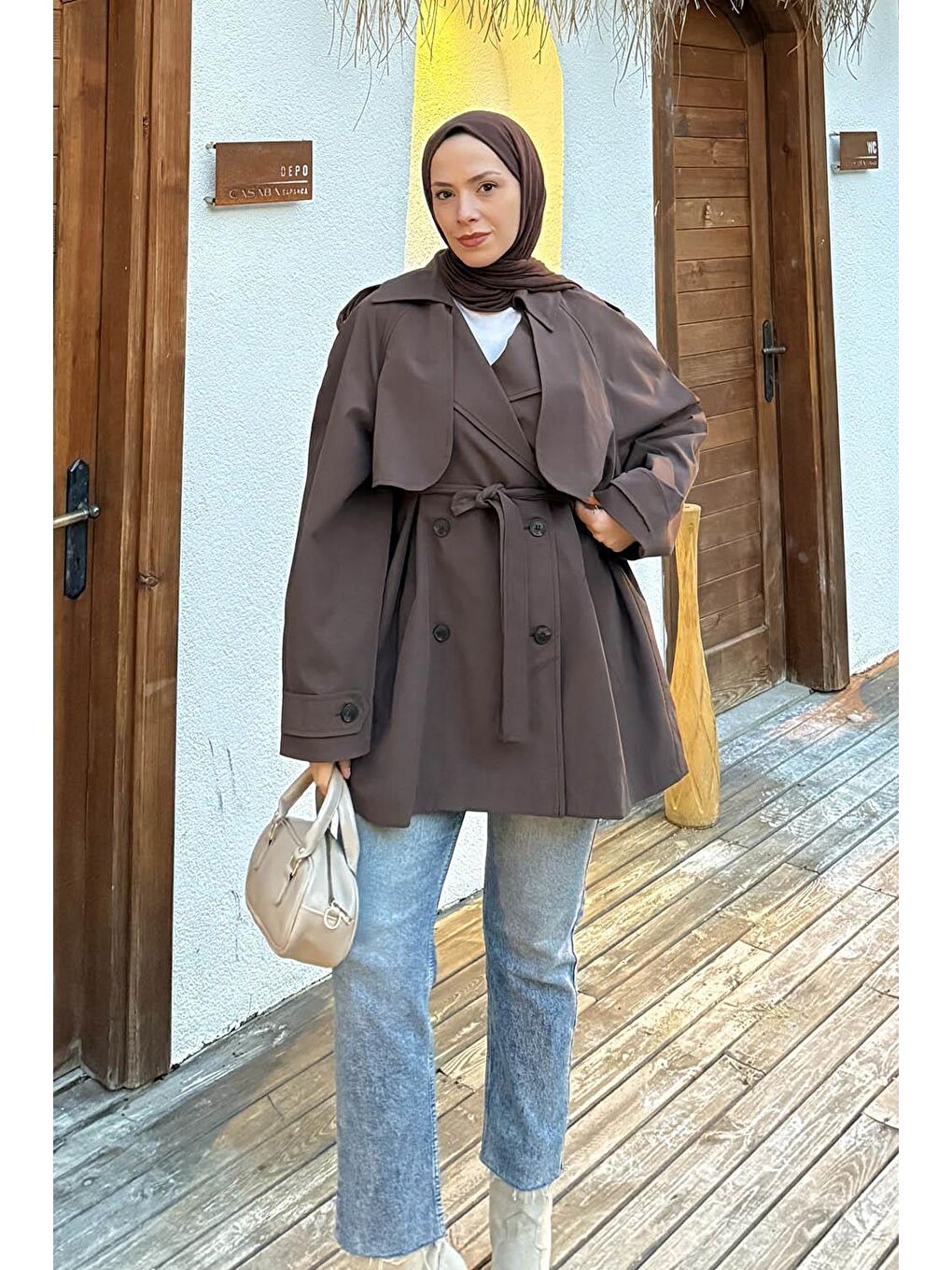 Omuz Apoletli Kısa Trençkot Acı Kahverengi