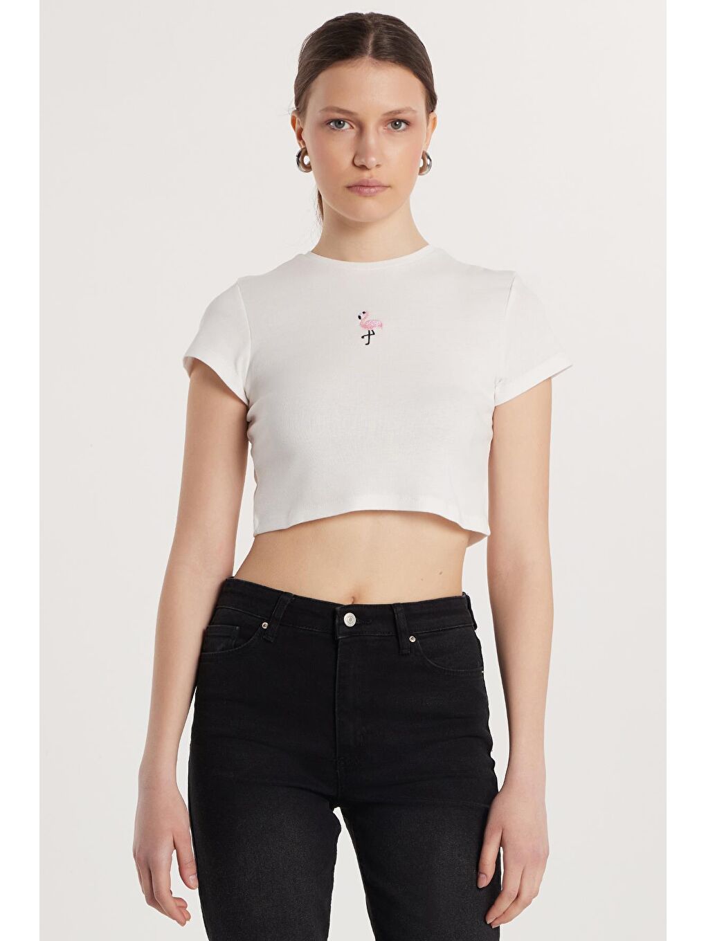 Kadın Slim Fit Dar Kesim %100 Pamuk Bisiklet Yaka Baskılı Beyaz Crop Tişört-3