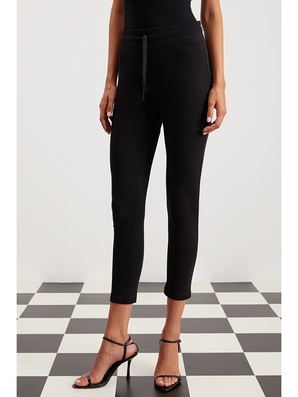 Judy Kadın Slim Fit Beli Lastikli Bağlamalı Basic Siyah Tayt-1
