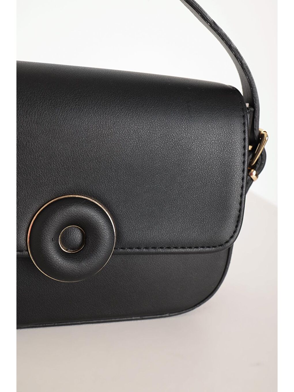 Siyah Kapaklı Omuz Ve Kol Çantası-3