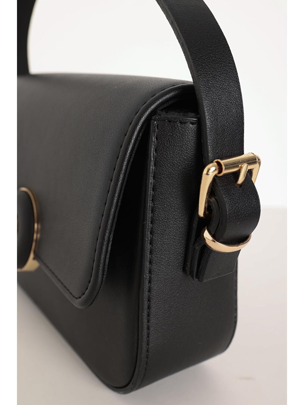 Siyah Kapaklı Omuz Ve Kol Çantası-4