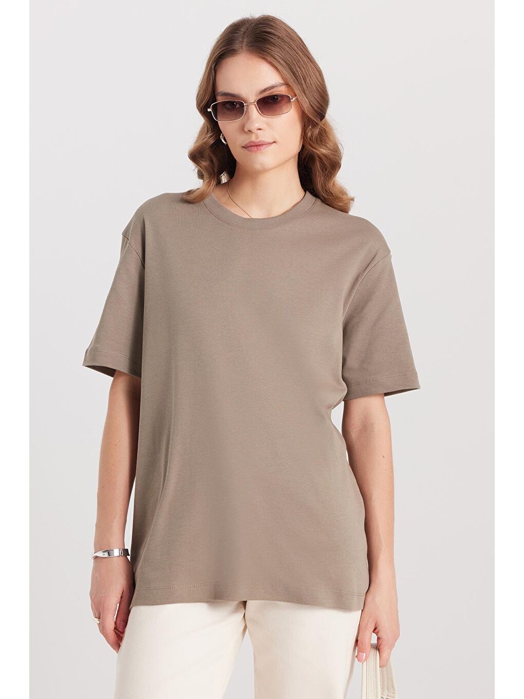 Bej Kadın Relax Fit Rahat Kesim %100 Pamuk Yumuşak Dokulu Hafif Kalın Basic Bisiklet Yaka Taş Tişört-3