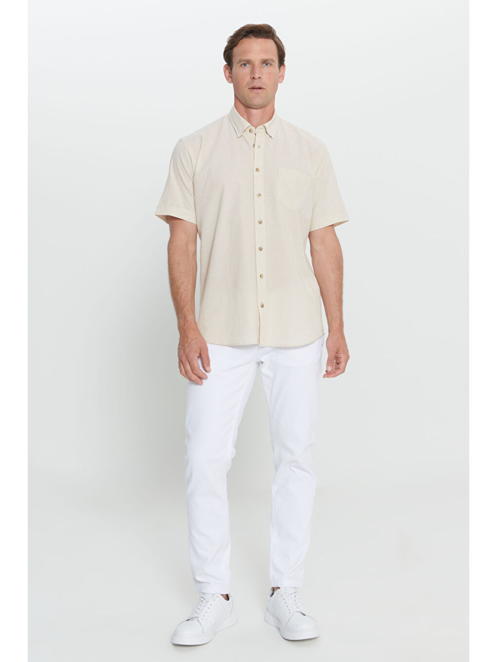 Erkek Ekru-Bej Rahat Kesim %100 Pamuk Gizli Düğmeli Yaka Gömlek-1