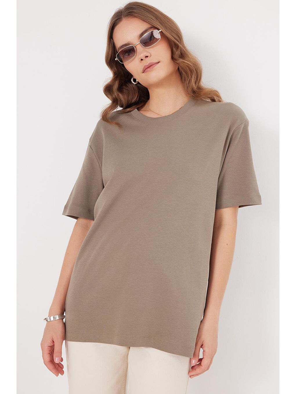 Bej Kadın Relax Fit Rahat Kesim %100 Pamuk Yumuşak Dokulu Hafif Kalın Basic Bisiklet Yaka Taş Tişört-4