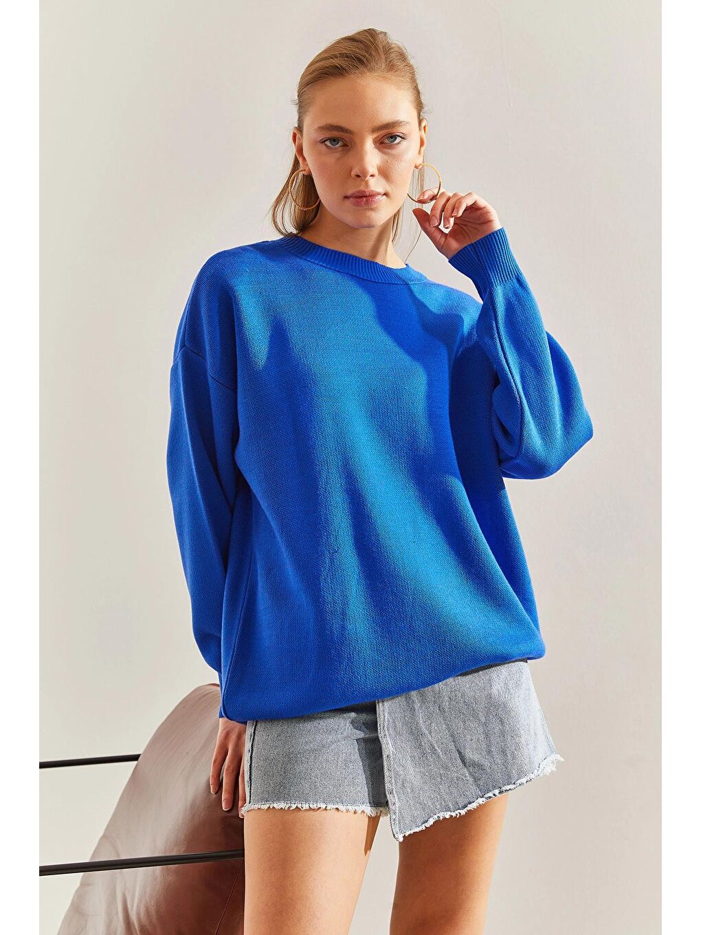 Mavi Kadın Arkası Baskılı Triko Kazak-1