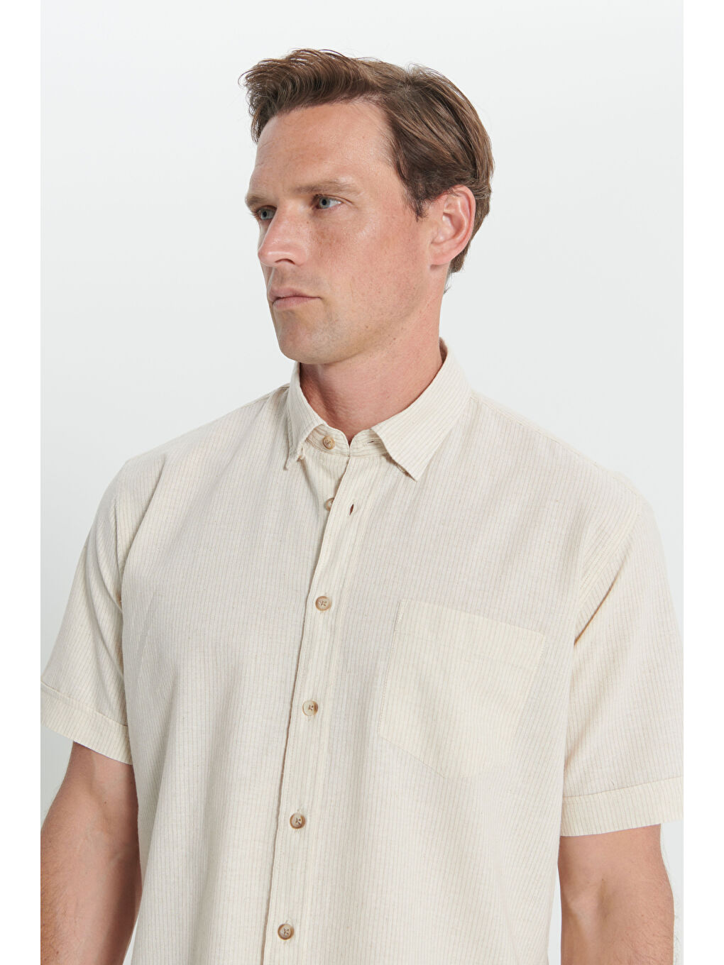Erkek Ekru-Bej Rahat Kesim %100 Pamuk Gizli Düğmeli Yaka Gömlek-4