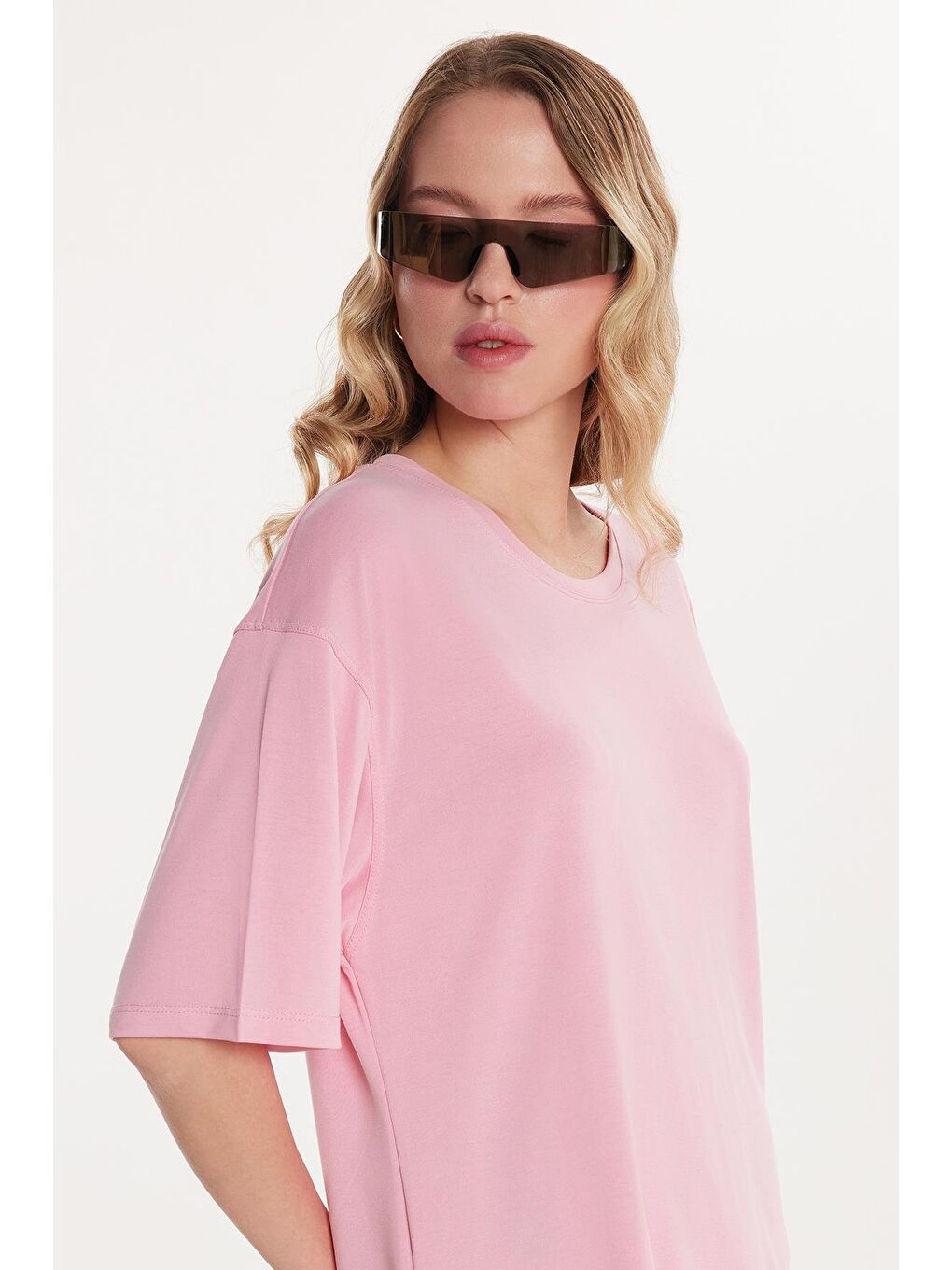 Kadın Modal Kumaş Regular Fit Kısa Kollu Bisiklet Yaka Pembe Tişört-1