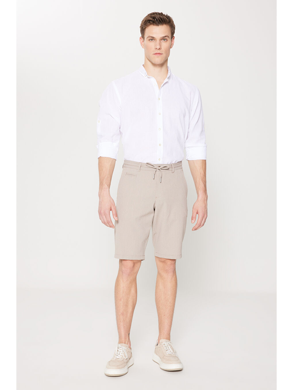 Erkek Kahverengi Slim Fit Dar Kesim Yan Cepli Gofre Desenli Şort