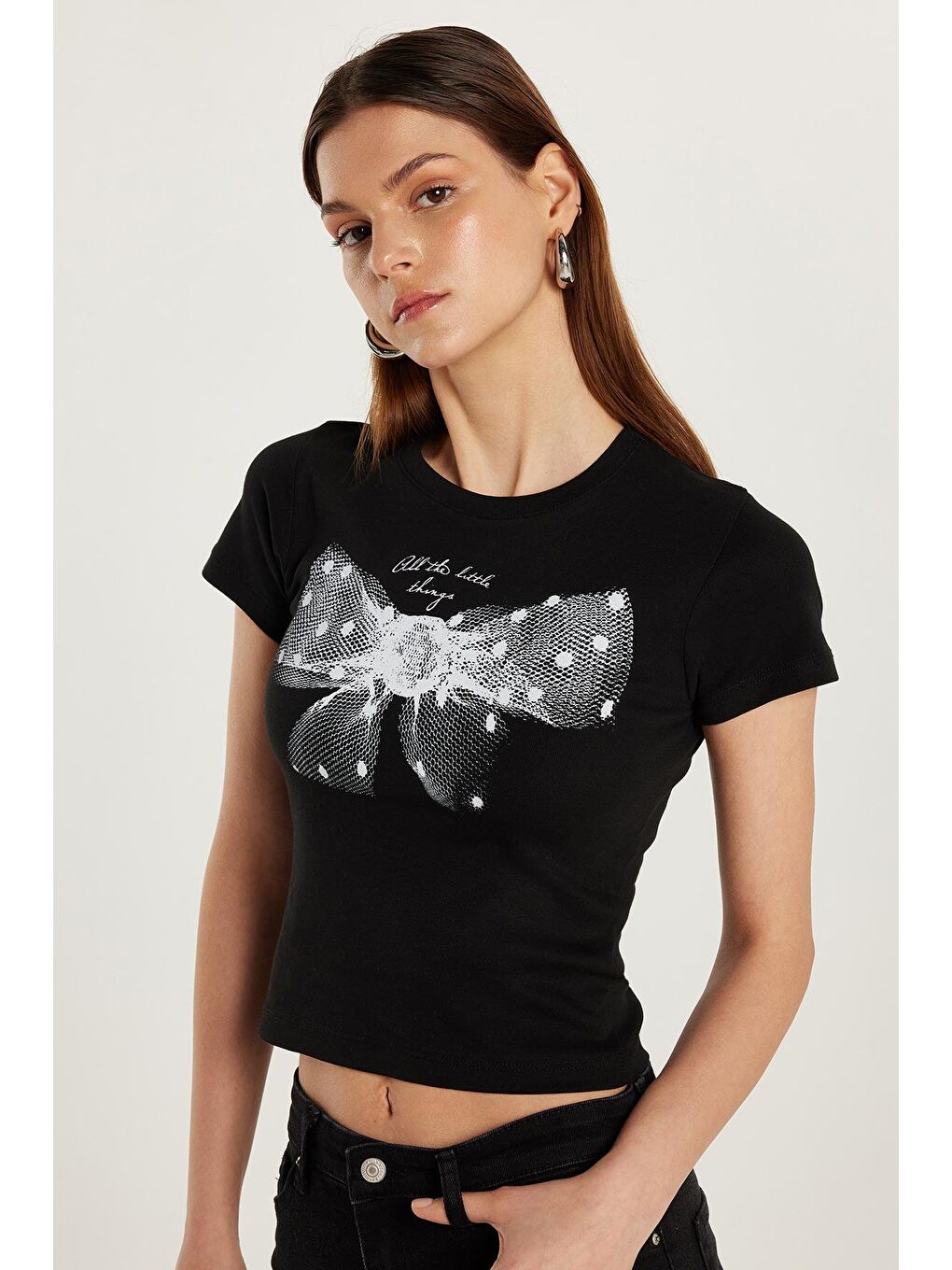Kadın Slim Fit Dar Kesim %100 Pamuk Kısa Kollu Bisiklet Yaka Baskılı Siyah Tişört-1