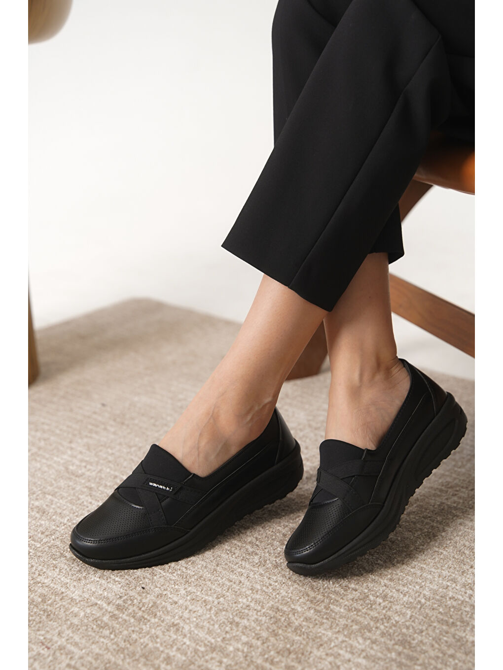 Siyah D0312 Günlük Ortopedik Kadın Babet Ayakkabı