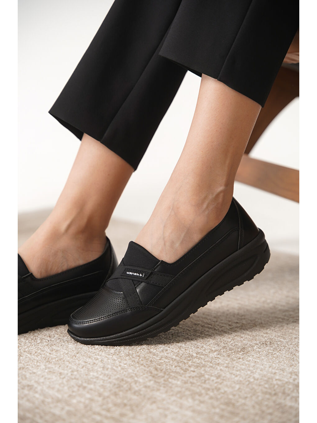 Siyah D0312 Günlük Ortopedik Kadın Babet Ayakkabı-1