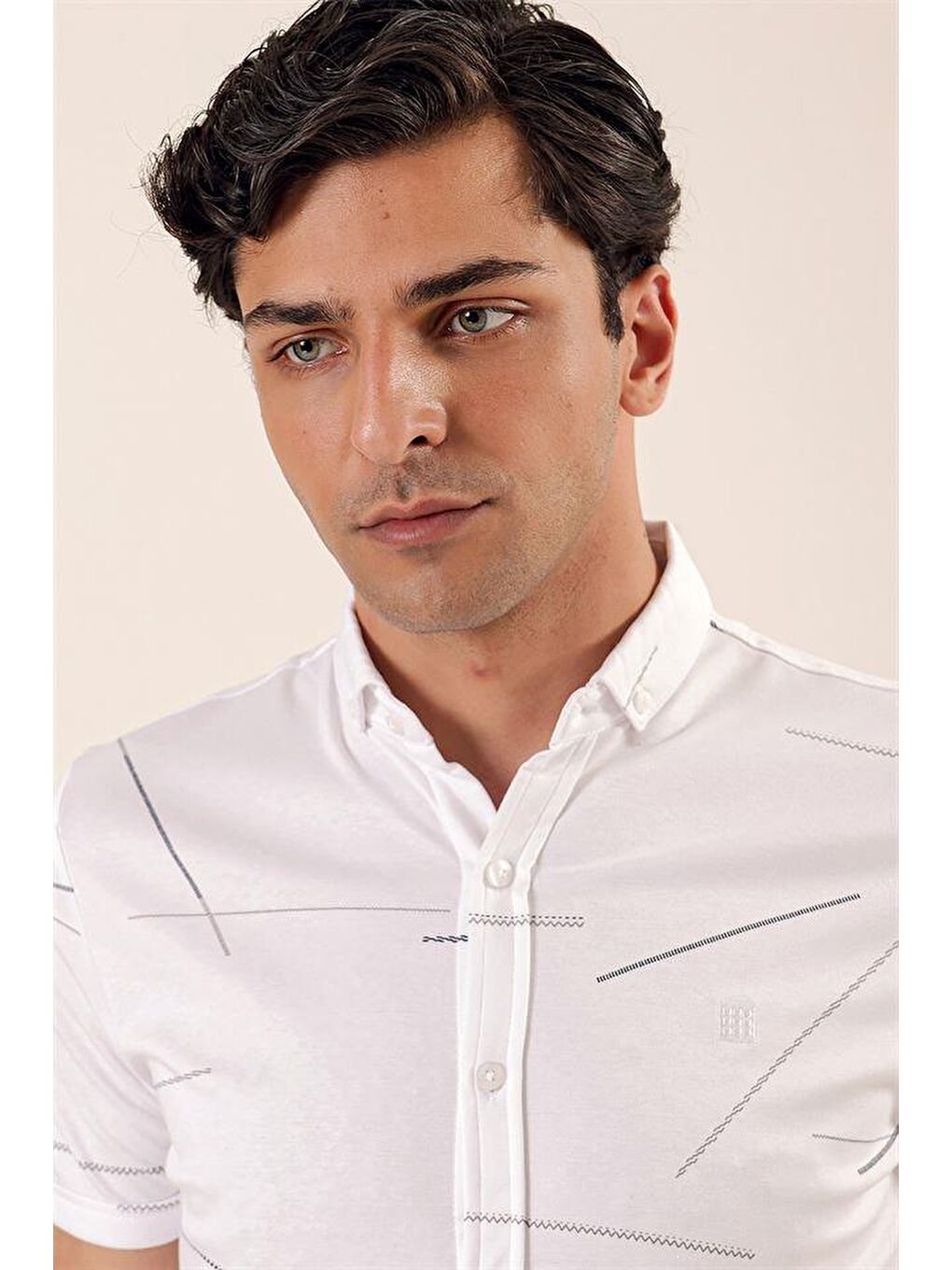 Beyaz Kısa Kollu Örme Düğmeli Yaka Cepsiz Pamuklu Casual Slim Fit Dar Kesim Gömlek 1004230202-3