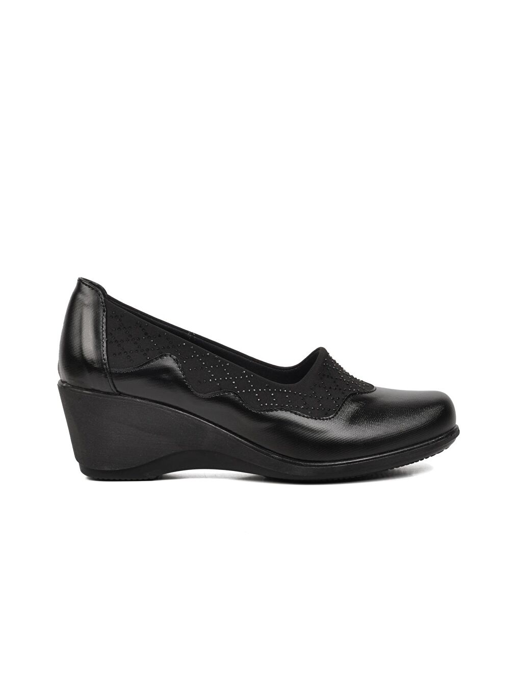 Siyah Kadın Dolgu Topuk Klasik Ayakkabı 651501