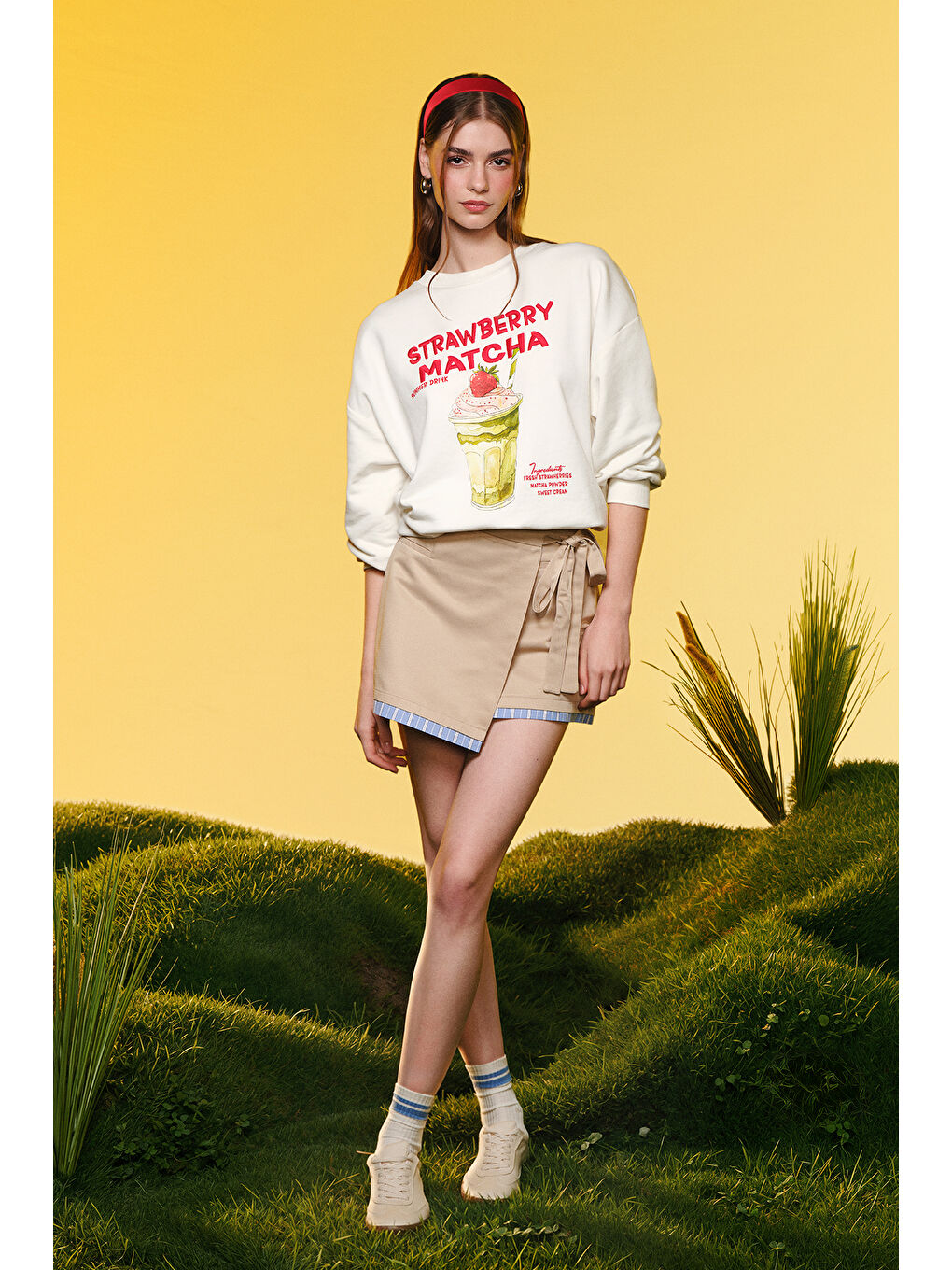 Çizgili Şeritli Asimetrik Mini Etek Bej