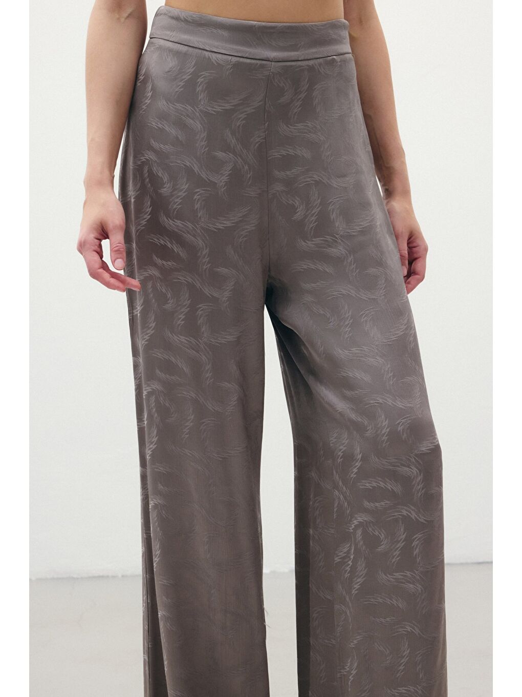 Bej Jakar Saten Pantolon - Vizon-4