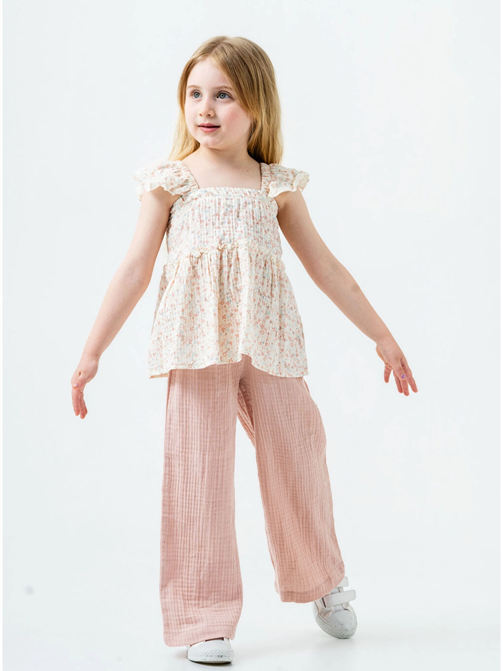 Pembe Çiçek Nakışlı Kız Çocuk Müslin Takım 3815