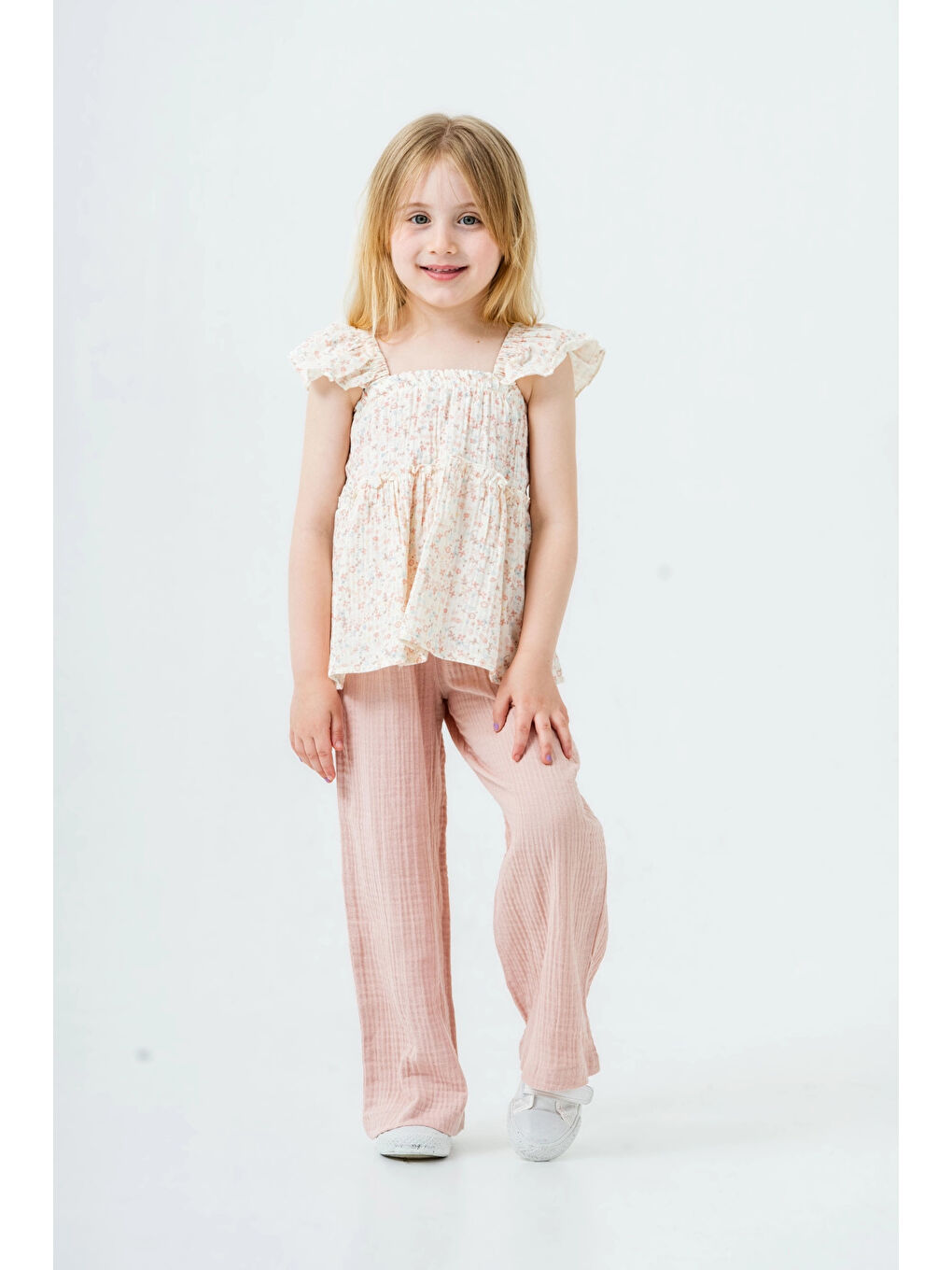 Pembe Çiçek Nakışlı Kız Çocuk Müslin Takım 3815-2