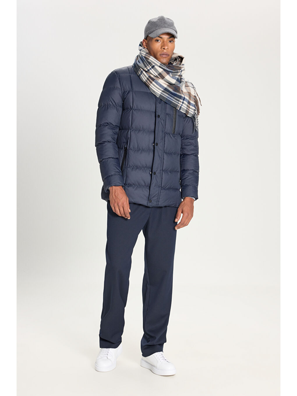 Erkek Lacivert Standart Fit Normal Kesim Dik Yaka Yan Cepli Mont-2