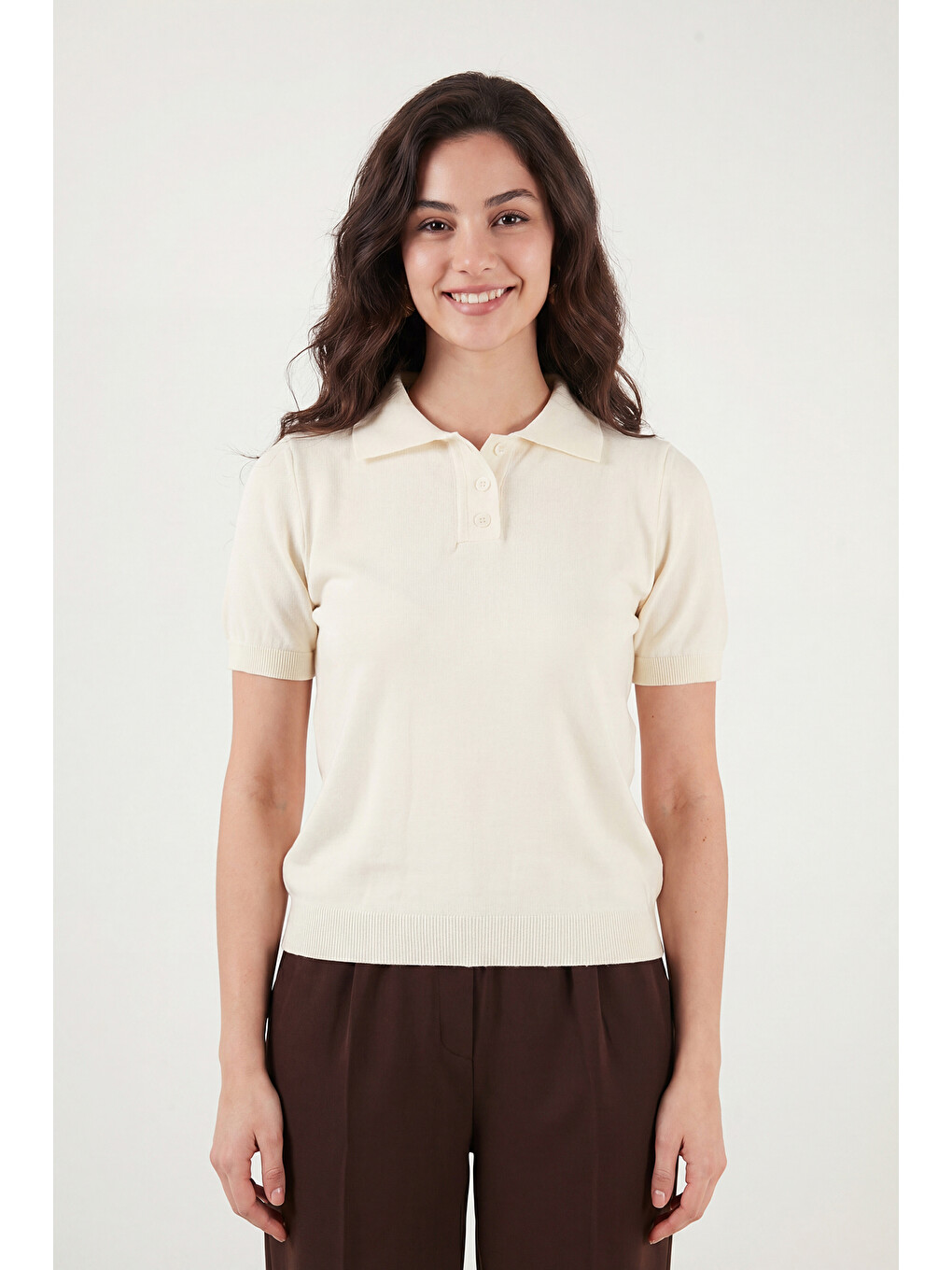 Ekru Regular Fit Kısa Kollu Düğmeli Triko Polo Yaka Kadın Kazak 4617056-4