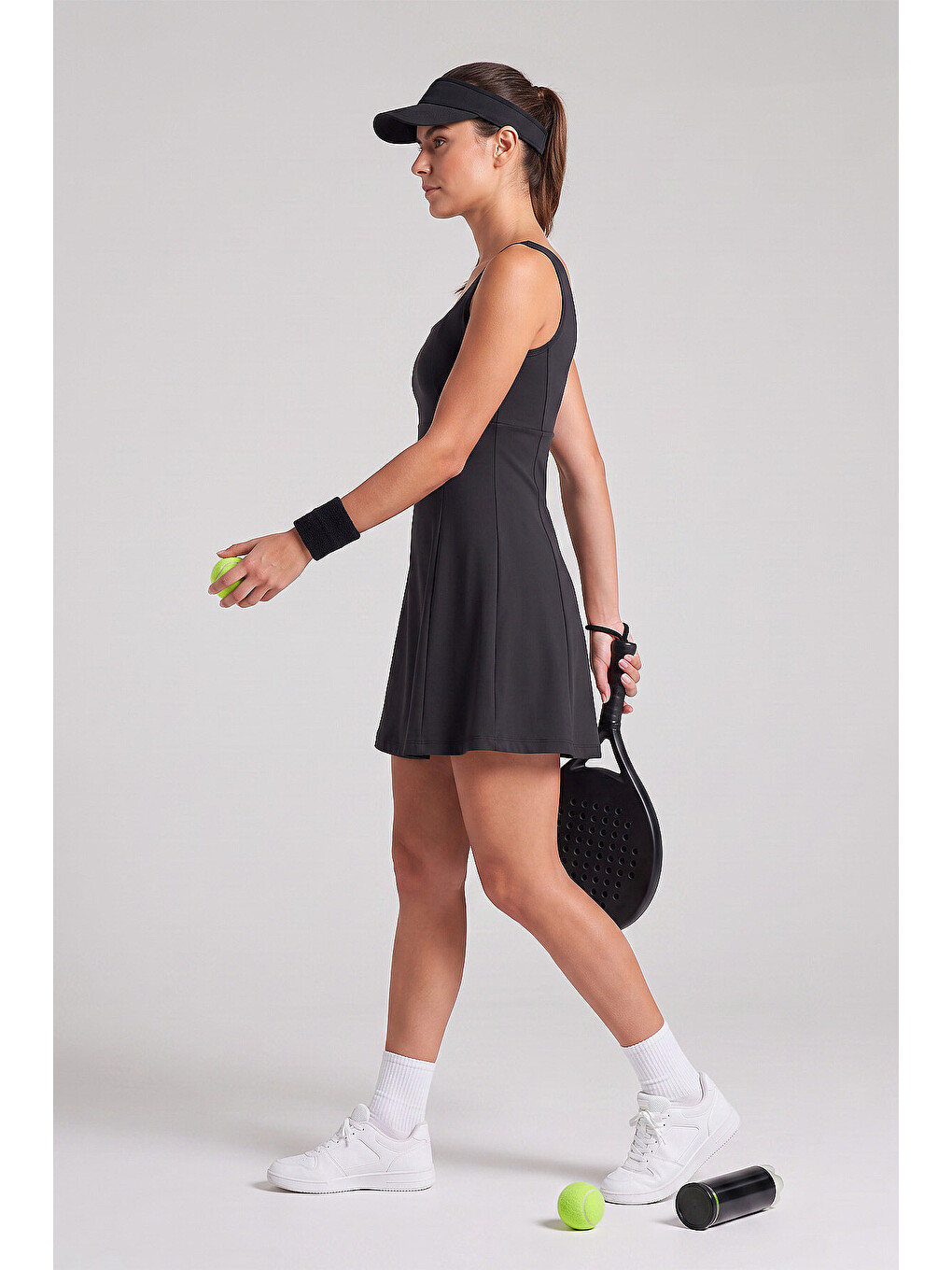 Siyah Yuvarlak Yaka Kadın Tenis Elbise - 97319-1