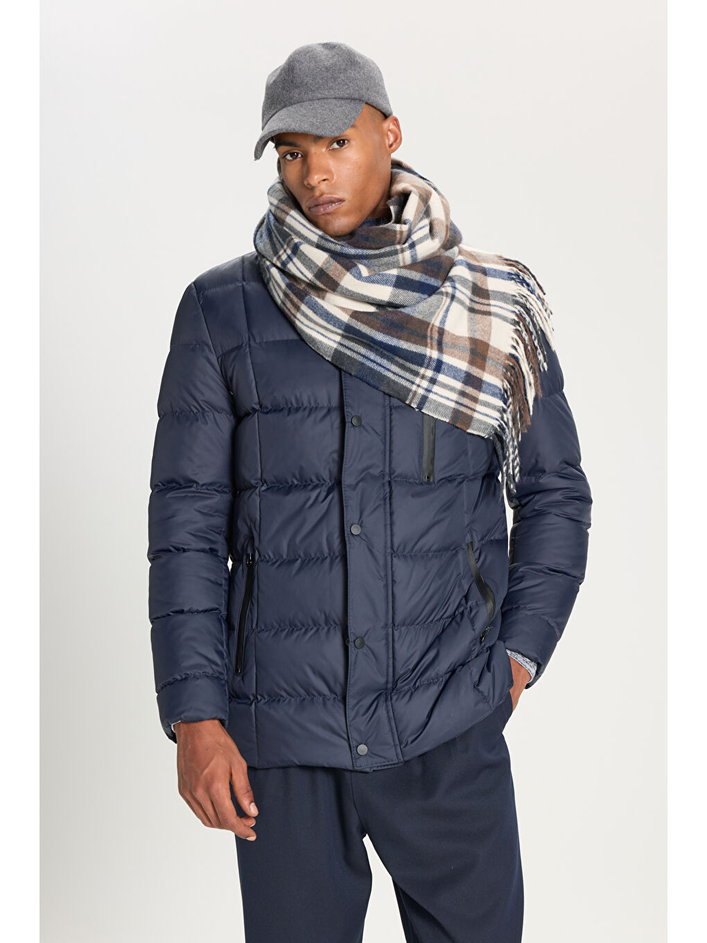 Erkek Lacivert Standart Fit Normal Kesim Dik Yaka Yan Cepli Mont-3