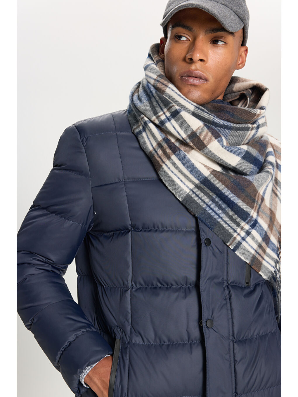 Erkek Lacivert Standart Fit Normal Kesim Dik Yaka Yan Cepli Mont-4