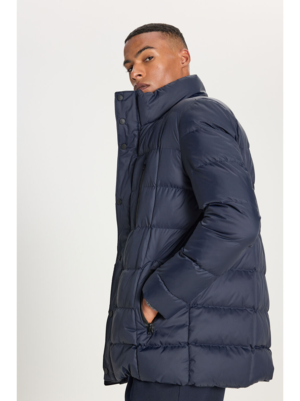 Erkek Lacivert Standart Fit Normal Kesim Dik Yaka Yan Cepli Mont-5