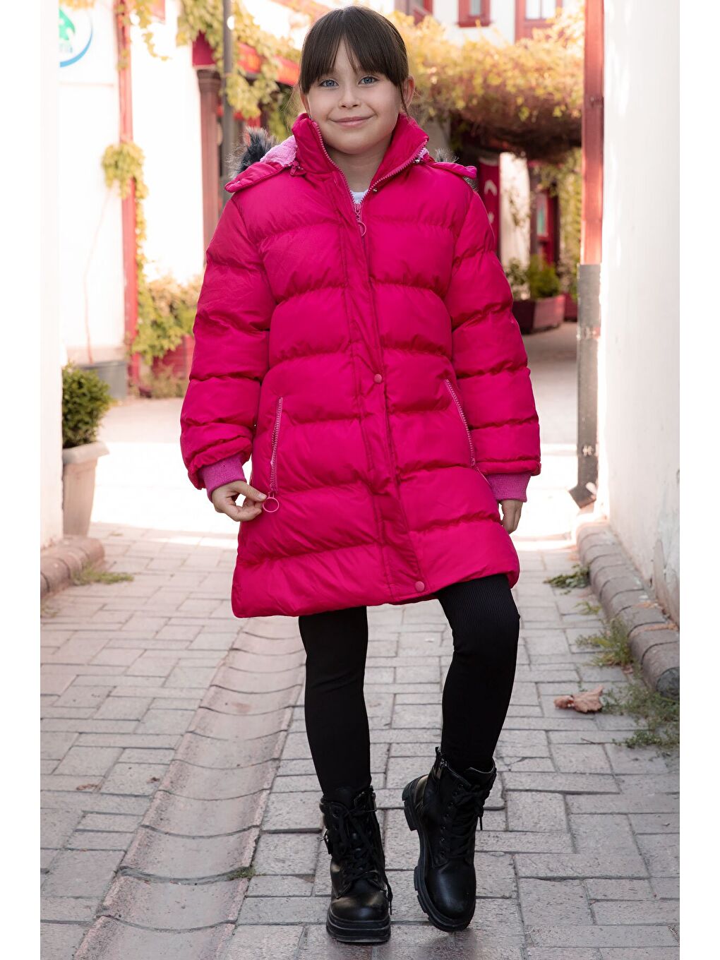 Fuşya İçi Kürklü Çıtçıtlı Kapüşonlu Kız Çocuk Şişme Mont 21323-3