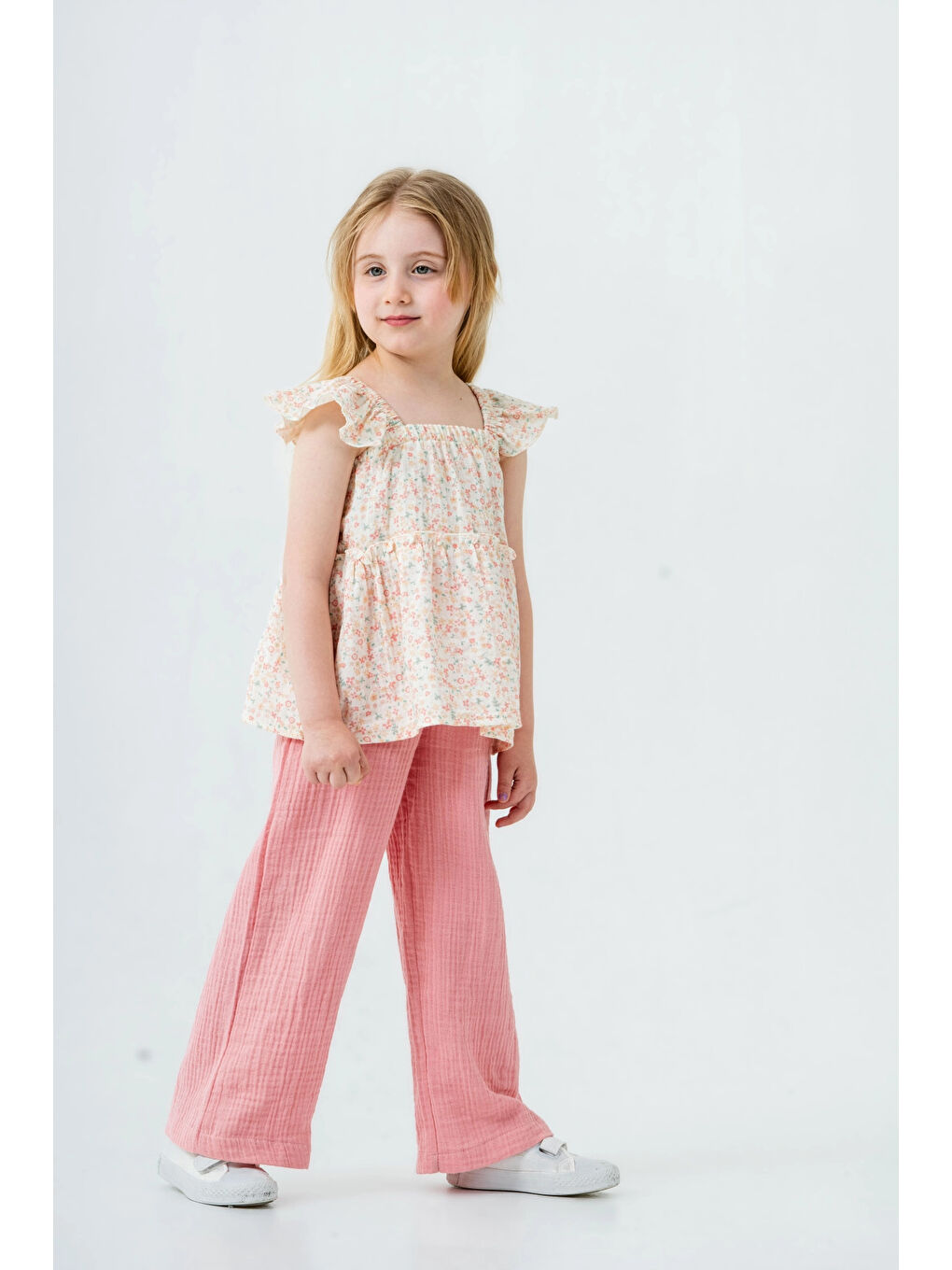 Pembe Çiçek Nakışlı Kız Çocuk Müslin Takım 3815-1