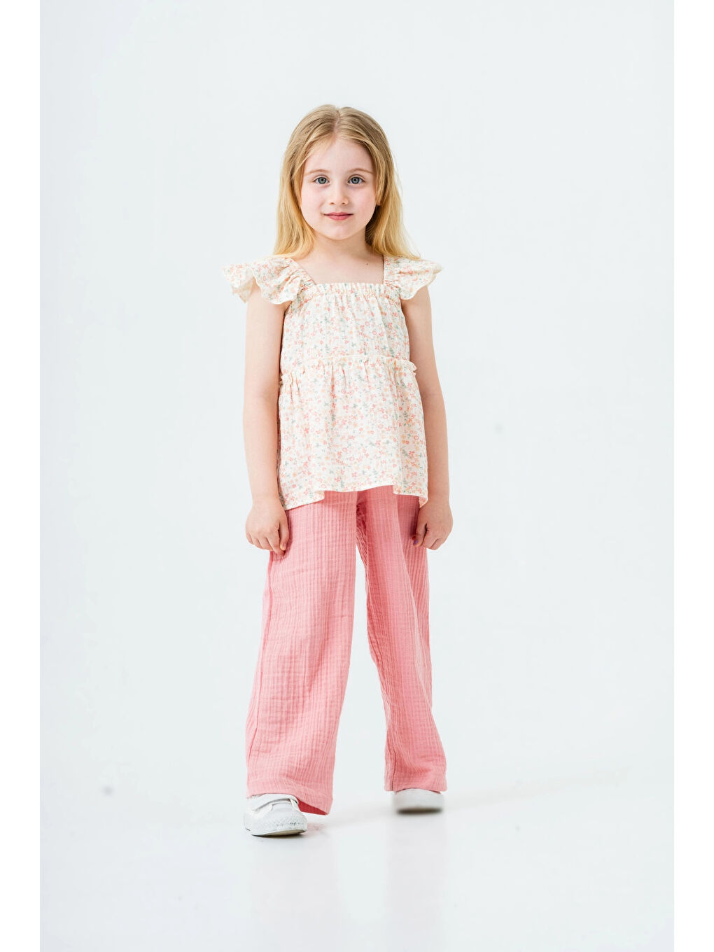 Pembe Çiçek Nakışlı Kız Çocuk Müslin Takım 3815-2