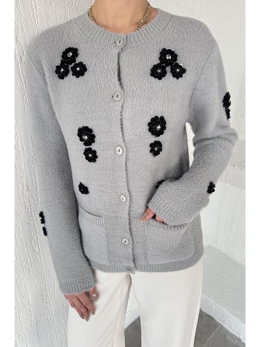 Gri Kadın Pul İşlemeli Yumoş İplik Triko Ceket-1