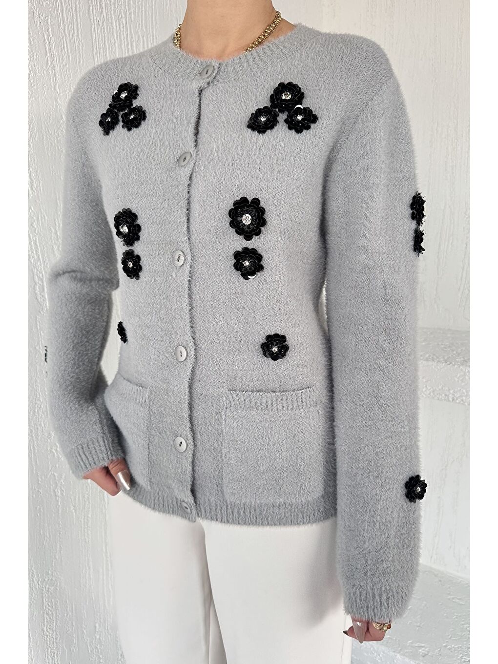 Gri Kadın Pul İşlemeli Yumoş İplik Triko Ceket-2