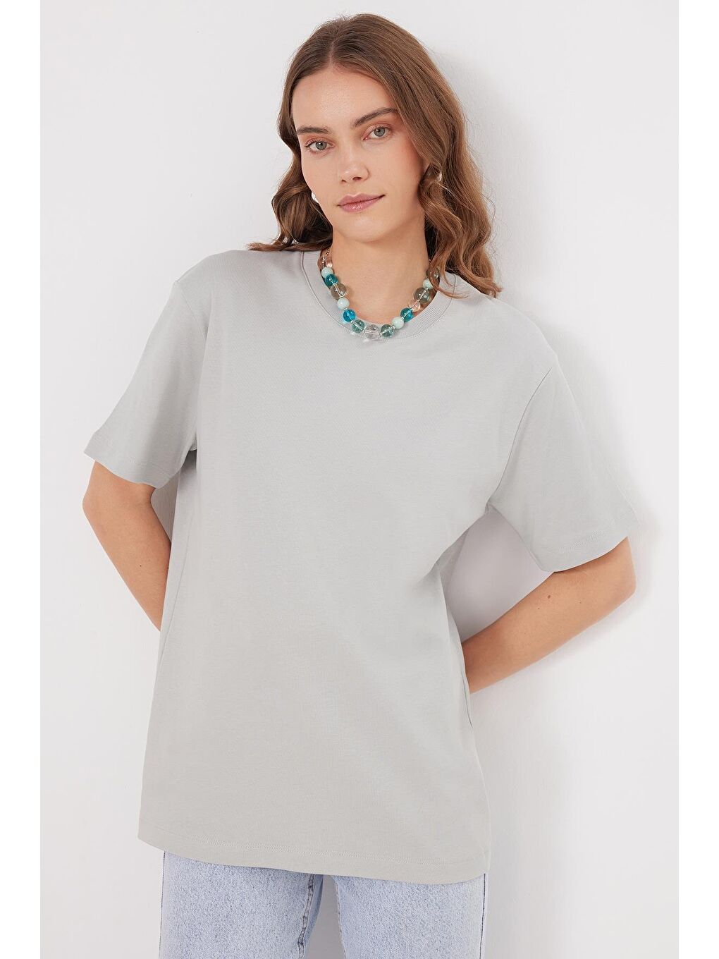 Kadın Relax Fit Rahat Kesim %100 Pamuk Yumuşak Dokulu Hafif Kalın Basic Bisiklet Yaka Gri Tişört