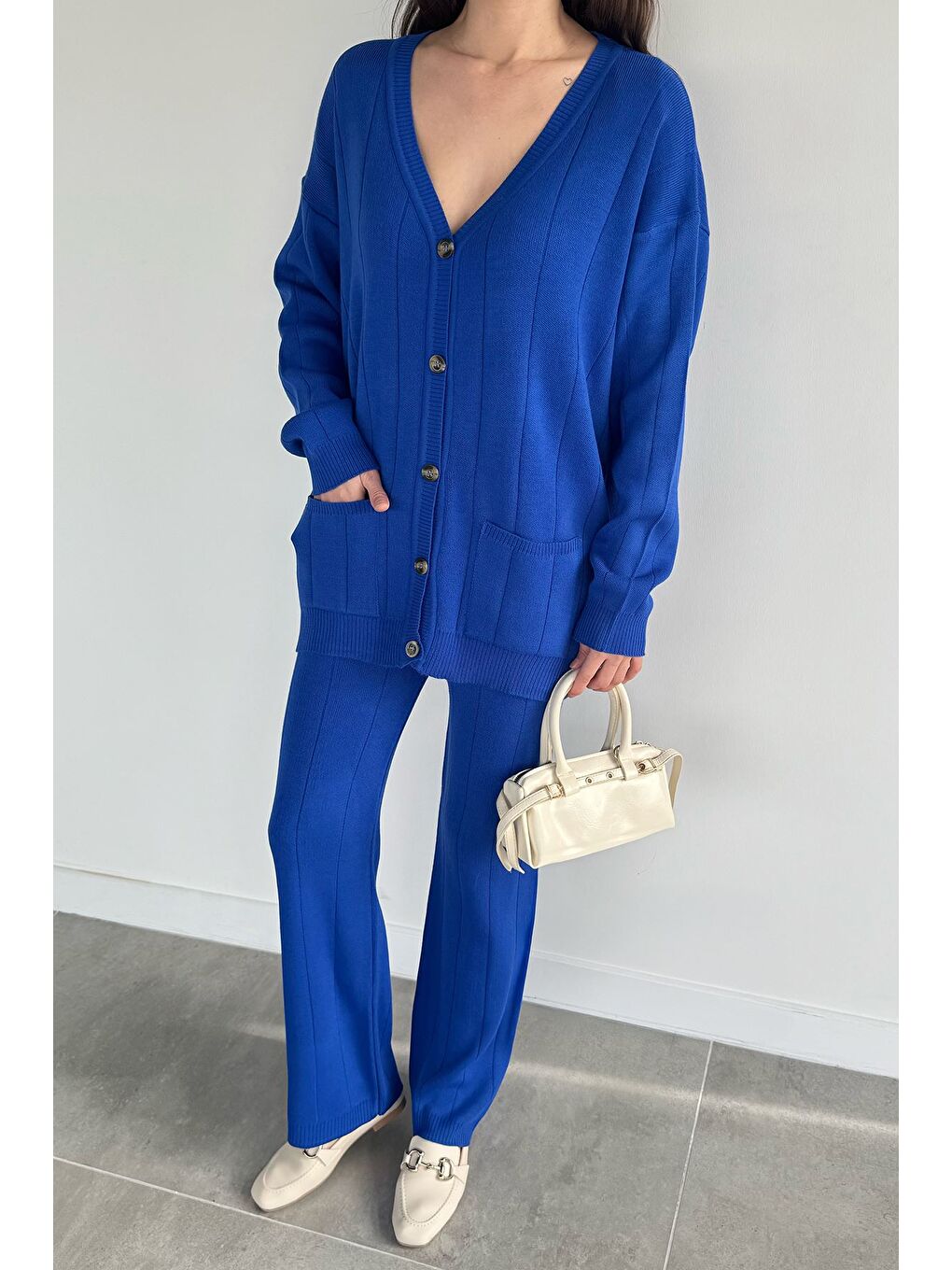 Mavi Kadın Ön Düğmeli Kendinden Çizgi Desenli Triko Hırka Pantolon İkili Takım-1