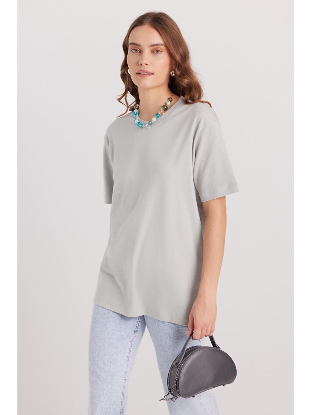 Kadın Relax Fit Rahat Kesim %100 Pamuk Yumuşak Dokulu Hafif Kalın Basic Bisiklet Yaka Gri Tişört-3