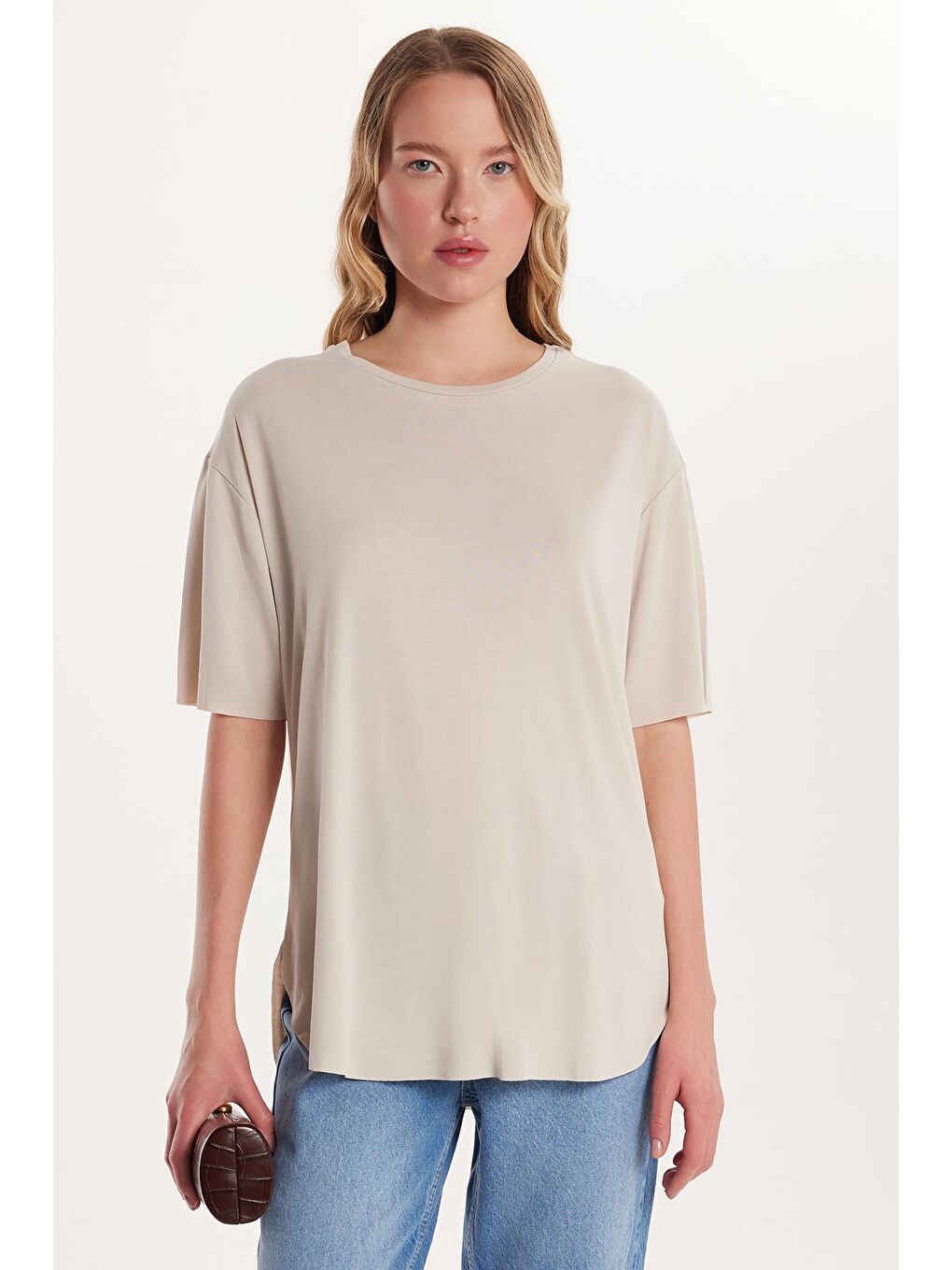 Bej Kadın Modal Kumaş Relax Fit Rahat Kesim Bisiklet Yaka Basic Taş Tişört-3