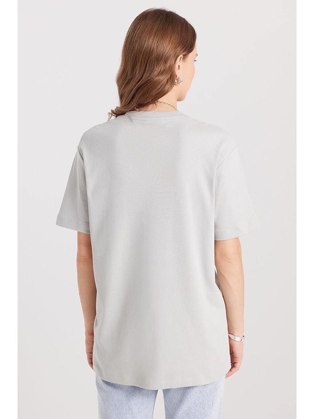 Kadın Relax Fit Rahat Kesim %100 Pamuk Yumuşak Dokulu Hafif Kalın Basic Bisiklet Yaka Gri Tişört-6