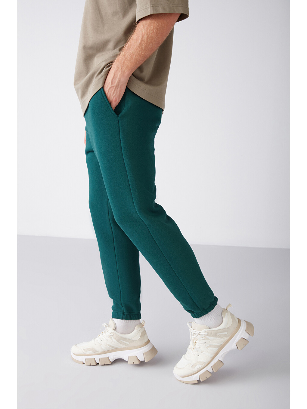 Erkek Organik Pamuklu İçi Polarlı Beli İçten Kordonlu Cepli Jogger Yeşil Eşofman Altı-3