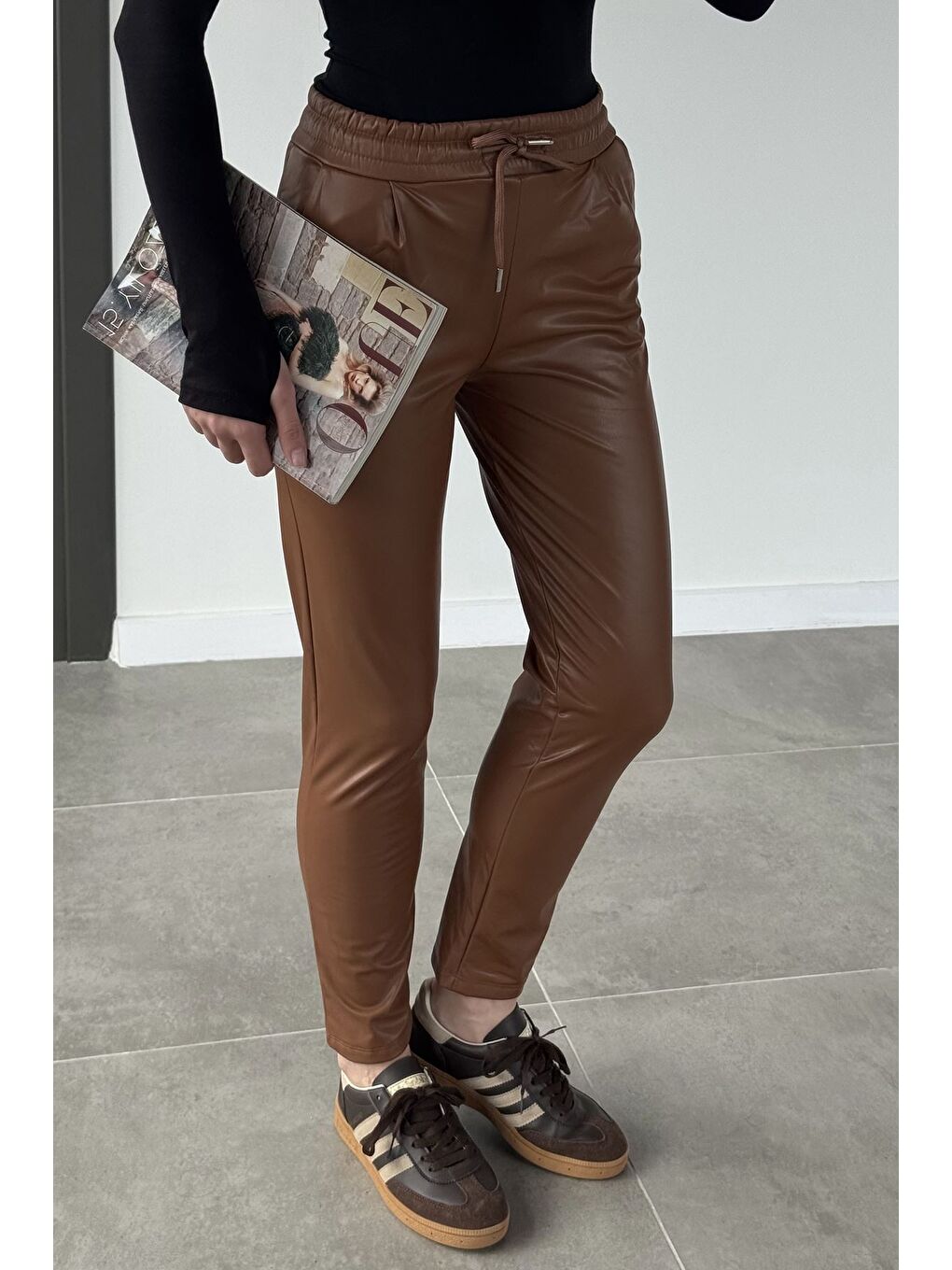 Kahverengi Kadın Yüksek Bel İçi Şardonlu Suni Deri Pantolon-1